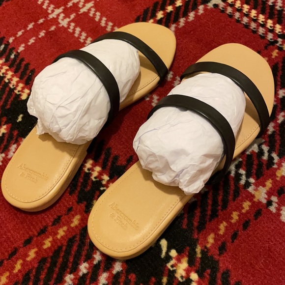 A&f slides size 8-9 medium - Picture 7 of 7